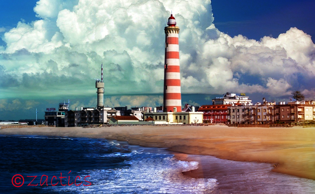 Farol de Aveiro na praia da Barra